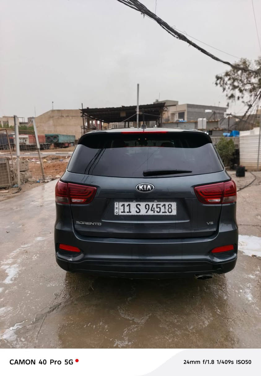 للبيع سورينتو راسلني واتساب
موديل 20
وارد امريكي 
حادث جاملغ وبنيد وبيها حافة قبق الجنطه محدد بالصوره
مكينة V6 سلندر
7راكب 
شاشة جبيره 
كامره دواره 
جاهزة من كلشي 
مكينة 
كير 
حدادية 
تخم تاير كهربائيات كلها شغاله الي بالبجم 
تبريد فول البارحه بدلت فريز جديد 
رقم بغداد باسمي 
مكاني طوريج 
سعرها 200 بيها مجال قليل 
هزه ماساقطه
***********
