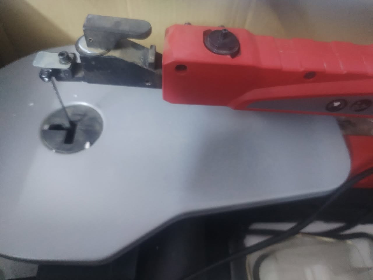 سلام عليكم مكينه نقش خشب اصليهه جديد ما مستخدمه سعرهه ٢٥٠
***********
