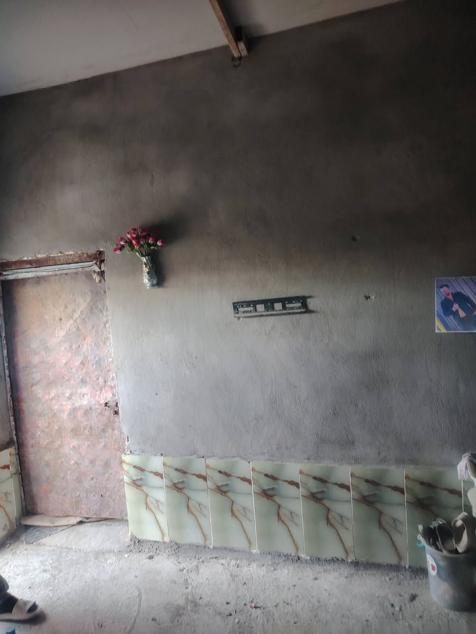 دار لبيع مصفر مساحة 150 عله الشارع العام يم العلوه السعر 25 ***********
