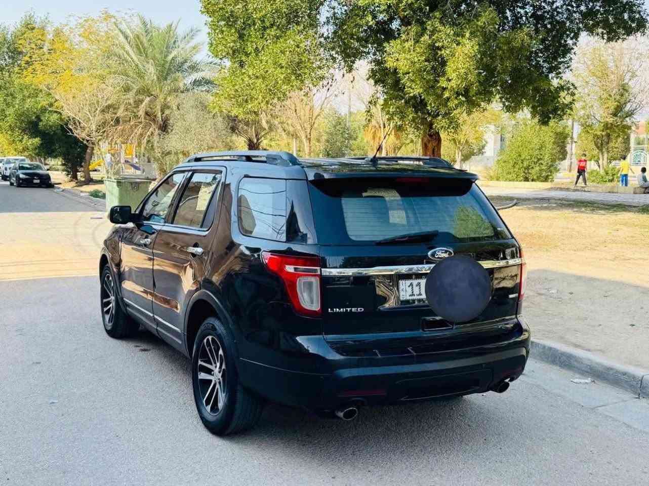 سلام عليكم 
فورد اكسبلورر للبيع مديل 2012 فئه (لمتدد)  ارقام دولي جديد بغداد مواصفات السياره 
1-اشاير بالمري
2-ثلاث قطع تبريد 
3-تحكم تبريد منفصل 
4-تحكمات الدشبول كله touc(لمس) 
5-دواخل لونين كشنات جلد 
6-شاشه كبره بلادي
السونار مرفق بالمنشور مكينه بيه خيط تبخير سعر 105 وقابل للتفاوض للاستفسار اكثر *********** *********** مكان بصره أبي الخصيب
