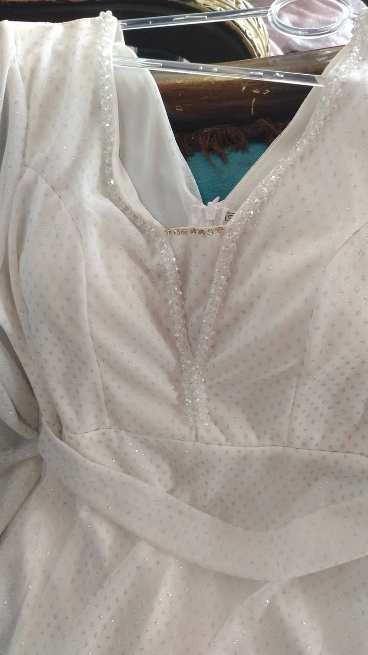 جدد والله بس قايستهن ومالابستهن بس بدله لبيضه لابسته مرتين


**إذا كنت صاحب هذا الإعلان وتريد حذفه لأي سبب، رجاءا أرسل رسالة إلى الدعم الفني**