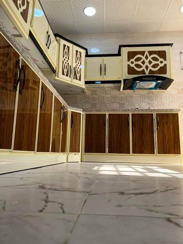 🍴✨ مطبخ ألمنيوم من أعمالنا ✨🍴
إن شاء الله ينال إعجابكم 🤍

🔹 مواصفات:
🇹🇷 خامات تركية عالية الجودة
🪵 محشّى بالخشب لثبات ومتانة أكثر
💧 دواخل فوم ضد الماء
🎯 التصميم والتنفيذ حسب طلب الزبون

📞 للاستفسار والتواصل:
عبر الصفحة 📩 أو الاتصال على الرقم:
*********** 📱العنوان كوت دور العمال
