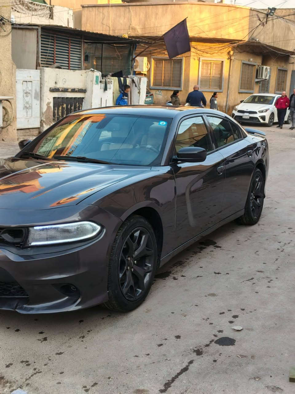 السلام من رخصه الادمن المحترم 
جارجر مديل 18 sxt 
3600
شاشة كبيره 
تشغيل عن بعد 
تدفئه بل كشنات 
ايرباكات كلها شغاله مطاگه
حادثها مثل ما موضح تبديل قبق جنطه بلادي وجاملغ خلفي بلادي والبنيد مصبوغ 
السعر 170
مكان بغداد البلديات 
***********
