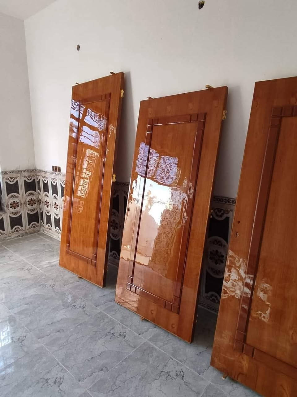 صبغ وتلميع اخشاب
***********واتساب
