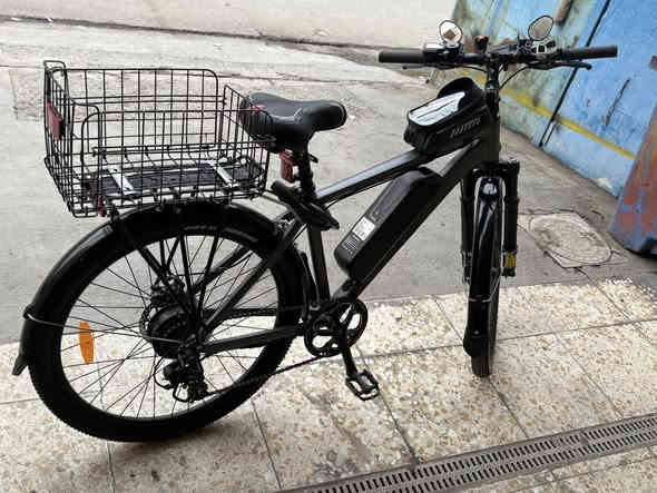 السلام عليكم
باسكل شحن للبيع 

اخو الجديد 

دبلات امامي

7نمر كير 

شحنه يمشي 50 كيلومتر

سرعته 25

يشتغل سكليتر شحن 

او مساعد ويه الباير

او باسكل عادي 

سعره 575

رقمي ***********
