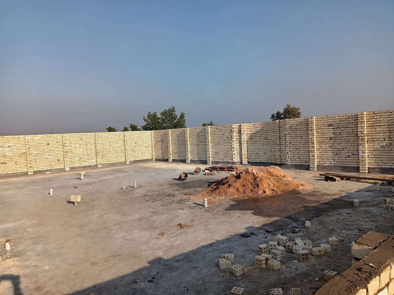 السلام عليكم كادر خلفات بناء طابوق ابلوك فرمستون فرشي شغل نظيف درجة أولى ناخذ قطعي وعلى سياره عمل في كربلاء استفسار ***********
