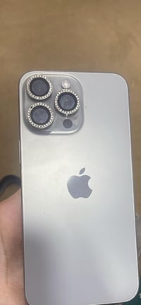 15 برو ماكس بطاريه 86 ذاكره 256.   السعر 950.  07727790639وات ساب