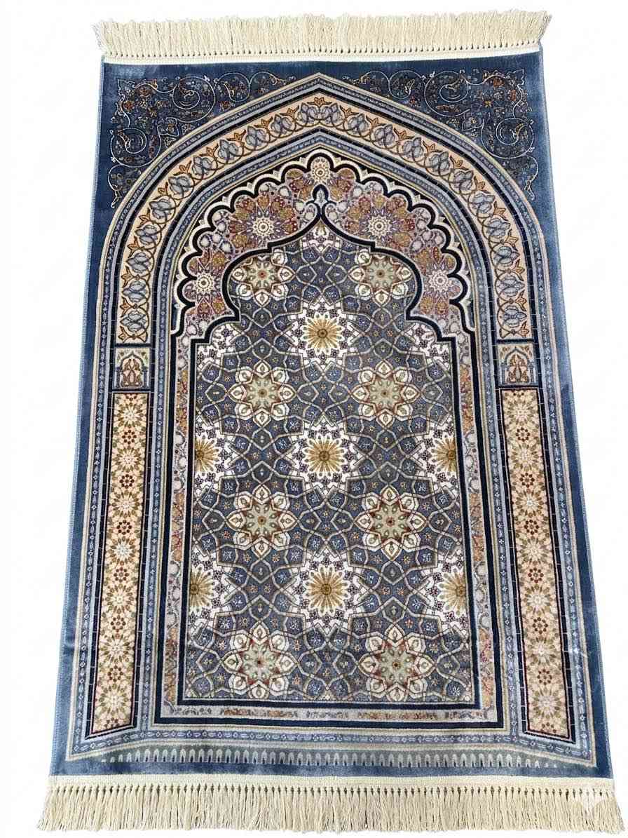 شركة بيت سجاد الايراني، تقدم سجادة صلاة بخيوط الفيسكوز والعمل اليدوي المتقن في الحافه والكركوشه كل هذا بسعر ١١٢ الف تواصلوا ويا الرقم *********** النجف, العراق
