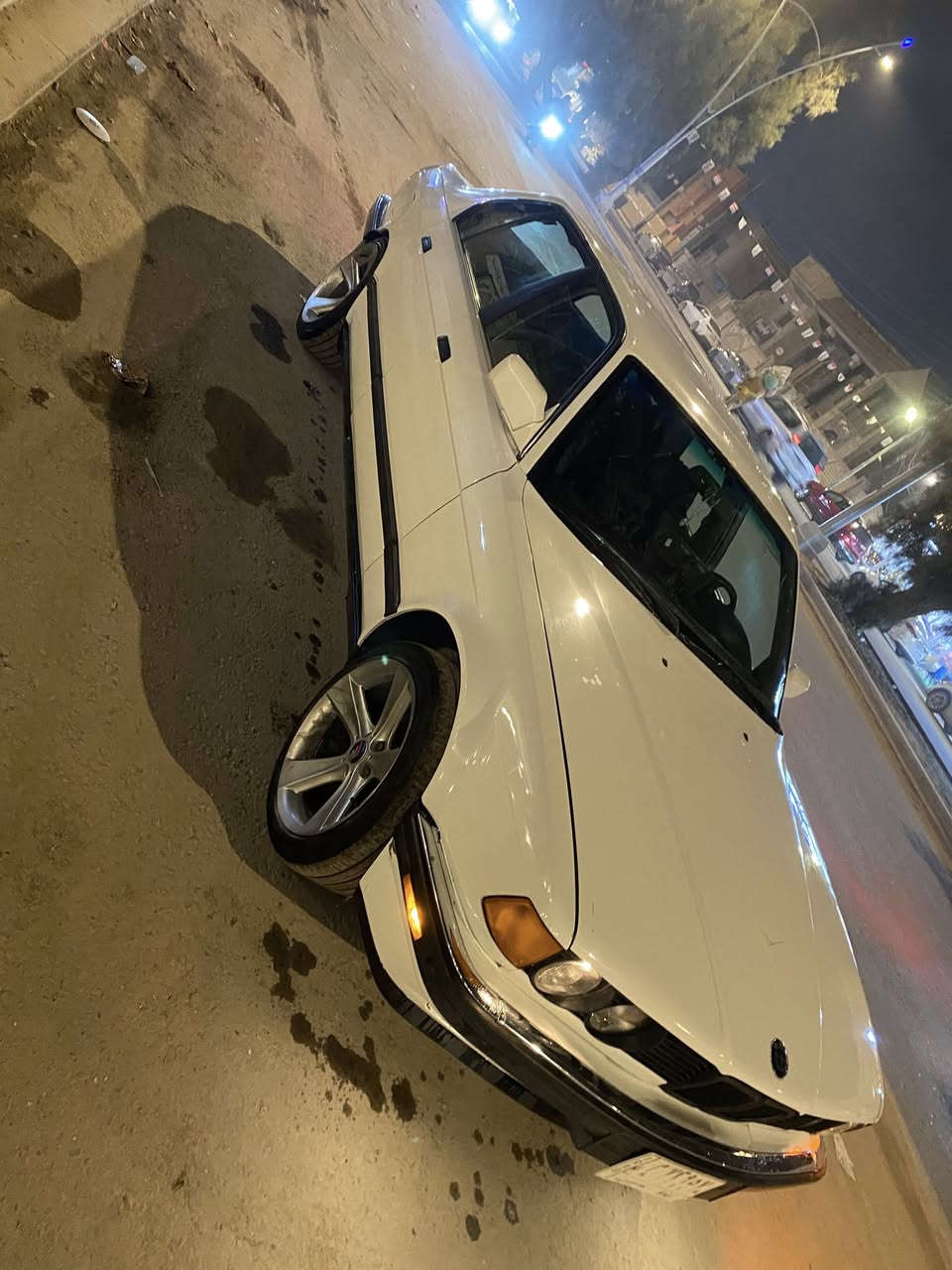 سلام عليكم
-اخوان سيارتي للبيع BMW 740  1990 باب طويل 
VIP وارد خليجي 
-السياره محرك 35 مفتوح بيهه 
-السياره هستوني معمرها ضال بيهه اشياء بسيطه 
-ما بيهه حادث
-حداديه جديده 
-عربانه خلفيه جديده 
-ويل هامان وحته السبير هم هامان 
-كهربائيات كلهن مشتغلهن من الصفر 
-السياره كل قطعه مبدله كله بلاد وحاويه من دعاميات من كلشي بيهه نقص اشياء بسيطه 
-سستم صوت مضخم بالصندوك  بيهه + شاشه داخليه بالاضافه لداش كامره
-كير السياره هستوني مبدله 
-تبريد شغال 
-السياره صارف عليهه هواي 
-السنويه منتهيه 
رايدهه ب45 
مكاني البصره /الزبير 
***********
اللي تعجبه يجي يشوفها شوفه عين احسن من الشرح
