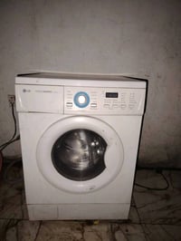 غسالة ملابس LG نظافة 100/99 السعر 150دينار