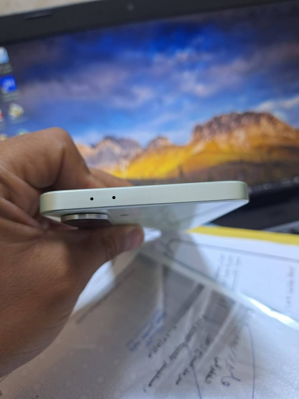 Galaxy A36 5G
معدل تحديث 120Hz
 معالج Snapdragon 6 Gen 3
 ذاكرة 256
 رام 16
 بطارية 5000mAh
 شحن سريع 45W
مكفول نضافة100%
 السعر 350


**إذا كنت صاحب هذا الإعلان وتريد حذفه لأي سبب، رجاءا أرسل رسالة إلى الدعم الفني**