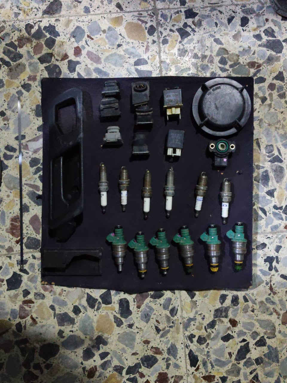 شلع ب 200 الف قفل سعر اخو البلاش والله بدون عمله ب 200 الف مكاني بغداد الحسينية بالبداية قرب مطعم الامير على الشارع قريب كلش الشراي يجي خاص او يتصل هذا رقمي ***********غراض بي ام دبليو اصليات مال حاويه ومستعمل وسعر مناسب بيع مستعجل سعر اخو البلاش بدون عمله 
نوزلات حاويه اصلي ماركه المانيا 
بلكات شغلات فول مال مكينه 
بم منفاخ مال تايرات جديد لوك دبل بستم اصلي كامل هو وصندوكوعده مال بنجر جديد 
جنطنه ادوات حجم كبير ماركه بي ام دبليو اصليات ماركه كتان 
مخدات تجاوي اصليات جلد قماش اسود مطعم احمار 
شاشه مسجل يوسبي اوكس رام فلاش رمموت شكال خبز جديدة 
ليش مسجل اصلي روس فيش مجموعه الجميل السياره 
جك اصلي نضيف شغال كامل اصلي 
طفايه حريق اصليات ماركه لك متروسه بلاديه 
شقيقه سحب سياره اصليه طويله 
علي اشكال حاويه اصلي ماركه المانيا مال سياره حاويه 
يده باب داخليه عكس السايق اصليه الاصليه ماركه مال حاوريه 
اكره مع الشاشه وإلفيس كلمات بس شكد شغاله واضحه جداً اصليات ماركه كتفات اصليات قبل راديتر اصلي نفاضه مال باب اصلي اصليه سبايدر اصلي بلادي بي ام دبليو ماركه يصير تزول بي وشيار ويصير بدون ن هم عادي  حلوه خبز ماموجودة منه فدشي مميز وماركه نيكل تزويد سبورت صلنصه مربع صوت مميز صوت صرخت صوت البط إم دبليو الصحيح شكله كافي وصوت خلل سماعات اصليه ماركه شرط ماركه داىريات اصليات حراريه وبوضوياات اصليات صوت خرافي صافي وعالي وسمعات مال بوب يصيرن يم المراية بالمثلث مال الجامعات بلاديات مال حاويه كتف طويل مال تبريد اساس البريد هو الاصليه مال حراريه اصلي ضروي تحكم التبريد وكلشي يتعلق بالتبريد والفرات والتدفىه هو هذا اللاعب او الكارت فيتم عدد 2 قطعتين اصليات ماركه مال حاويه مازده مال انترنت داخلين اصليه بلادية ستاند كهربائي وهو يتحكم بحجم الموبايل ويثبته ويدعم الشحن الاسلكي مع كبل اصلي مال حاوييه تابسي خاص بالستاند الاسلكي الذكي  ونواعم هواي غراضلليشتري شلع او ام بي ر من حاجه اله منهم هادئه ويدلل واي شي يخصال بي ام دبليو موجود متوفر والايتات مناسبه وجميع الغراض اصليات ماركه حاويه وبخدمتك مكاني بغداد الحسينية بالبداية قرب مطعم الامير على الشارع قريب كلش الشراي يجي خاص او يتصل هذا رقمي ***********
