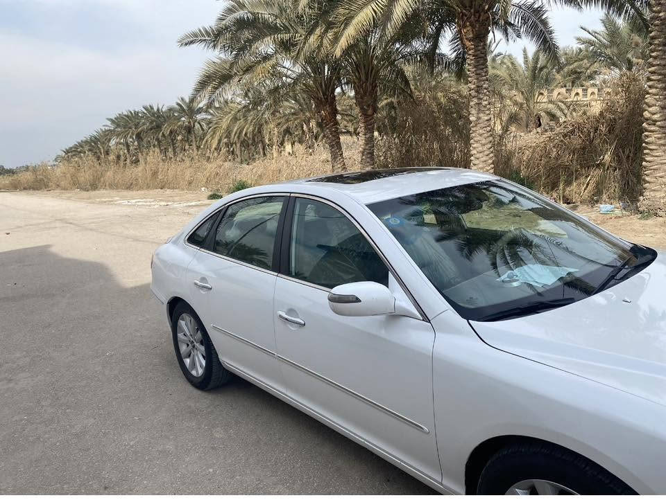 السلام عليكم                                     🔻هونداي أزيرا للبيع
موديل 2009 شركة الكاصد محرك 3300

بسمي سنويه لغاية 2028

بيها قطعة صبغ وحده (جاملغ) بدون داخل

فول مواصفات

عداد ليزري 

سماعات انفنتي 

خزن ميموري

فتحه 

تبريد قطعتين

تشغيل عن بعد 

تبريد ثلج 

السعر 105 وبيها مجال اتصل وبخدمتك

عنواني بابل الهاشميه

***********
