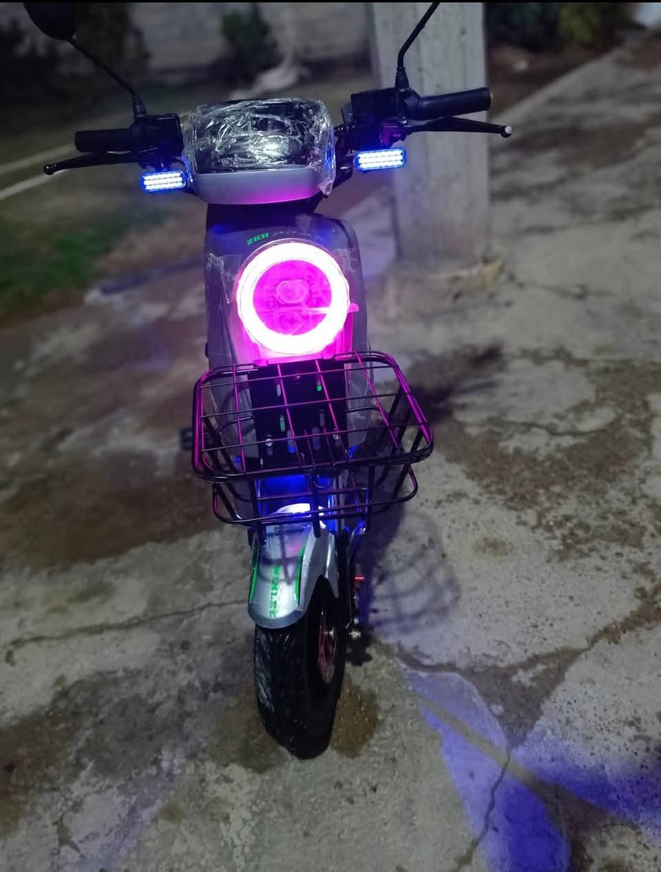 السلام عليكم
ماطور شحن R9
موديل 2026
السرعه 109
5 بطاريات 
4 سرعات 
مكفول كفالة عامه من أي نقص
كهربائيات شغاله 
 نظام التشغيل ـ بصمه ـ كرت ـ سويچ 
فول 1/1
السعر 675
وبيه مجال 
الهاتف/***********
