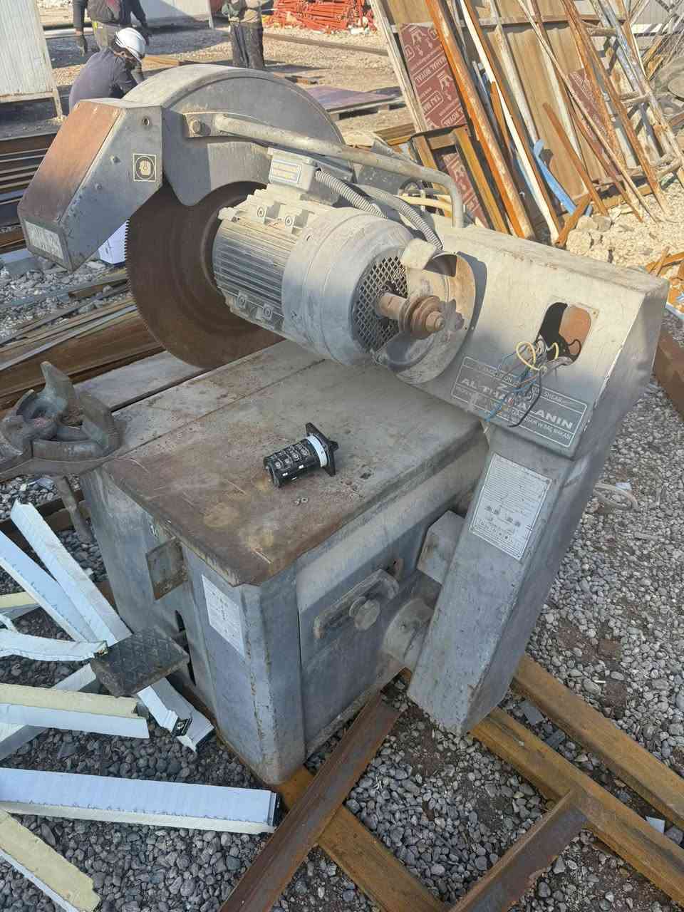 سلام وعليكم كتر عدد 2 للبيع نجف حي الحرفين
***********
