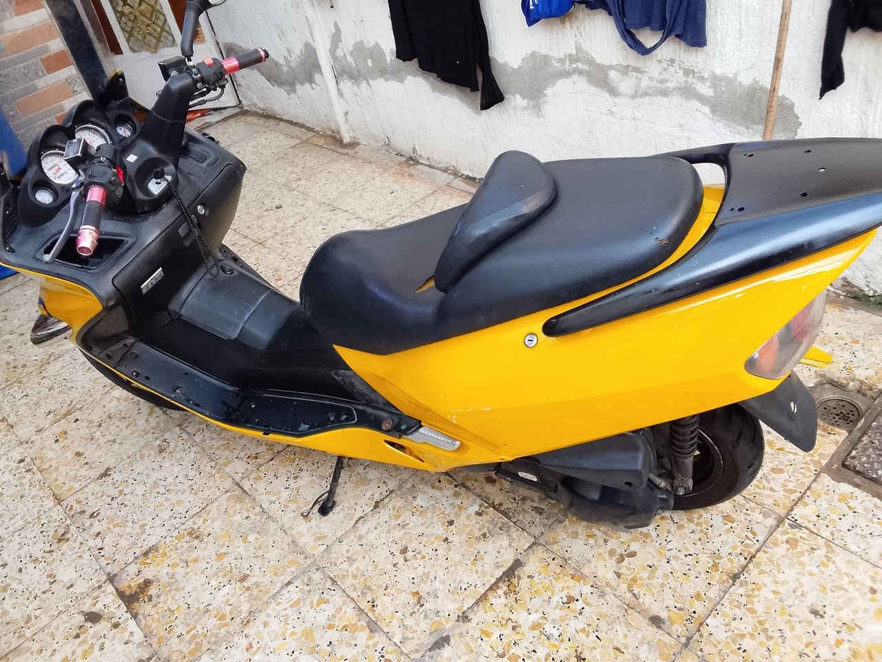السلام عليكم للبيع فورزا 06 جاهزة مكان بغداد البلديات السعر 450 وبيها مجال ***********

