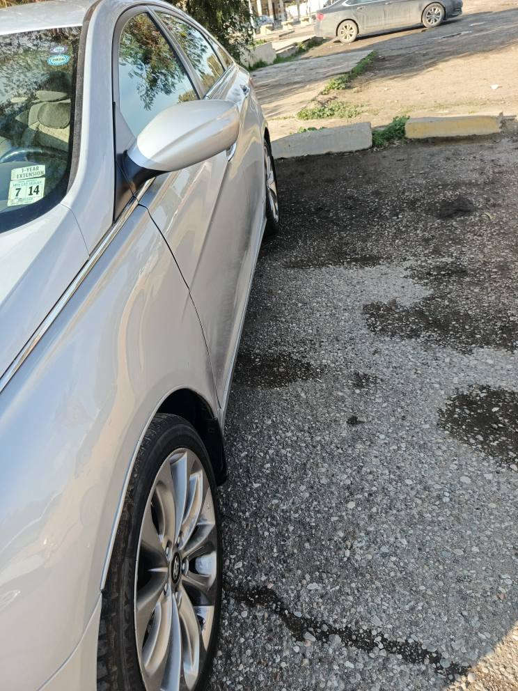 سلام عليكم 
سوناتا موديل 2011 للبيع
وارد كندي 
بصمة 
شفتات ستيرن 
دبل اكزوز 
محرك 2400 gdi 
ويل 18
محرك كير ما مفتوحات 
صدر السيارة مابي عيب 
هزه وسنوية ما منتهيات جدد
السيارة ماشية 110 ميل 
السيارة حلوة وجاهزة
مكان السيارة كركوك بطاقة بانزين بيها 
ضررها باب خلفي مبدل وربع الجاملغ الخلفي وربع الباب الكدام يعني حادثها بصفحه 
السعر 100  شدة 

***********

*********** كركوك, العراق
