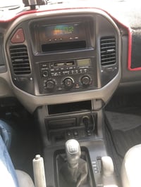 ميتسوبيشي باجيرو  موديل 2001  المحرك 3500 العداد 144000 ناقل الحركة عا...