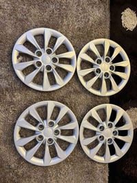 بسم الله الرحمن الرحيم  عندي هذن الغراض مال سيراتو  الكبات مال سيراتو ...