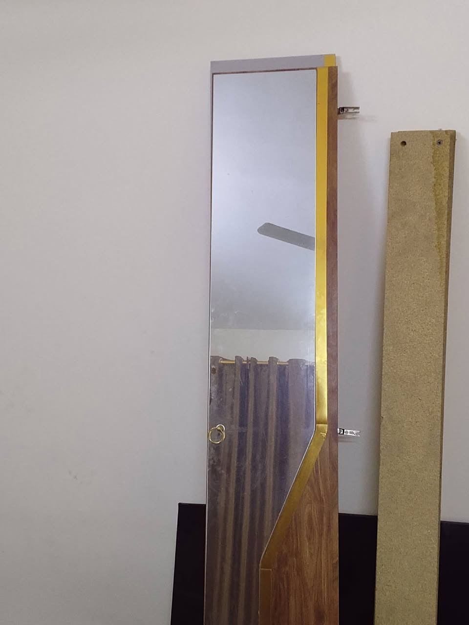 غرفه تركيه للبيع المرايه مال باب بيهه كسر كما موضح بلصوره والبيبان ضايعات براقيهن غرفه مستعمله للبيع متواجد فيس بوك واتس اب ***********
