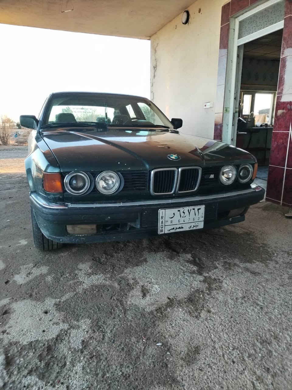 السلام عليكم للبيع فقط BMW حجم 735محرك كير بل جيس مال كصه شرط كير عادي اصل  سنويه لل27بسمي مشروع وطني تخم تاير جديد تبريد ثلج تدفئه نار قطعتين سلايت طكتين سياره جاهزه وكفاله عامه السعر المطلوب 42وبيها مجال قليل هاتف***********مكان السياره مفرق الشرقاط
