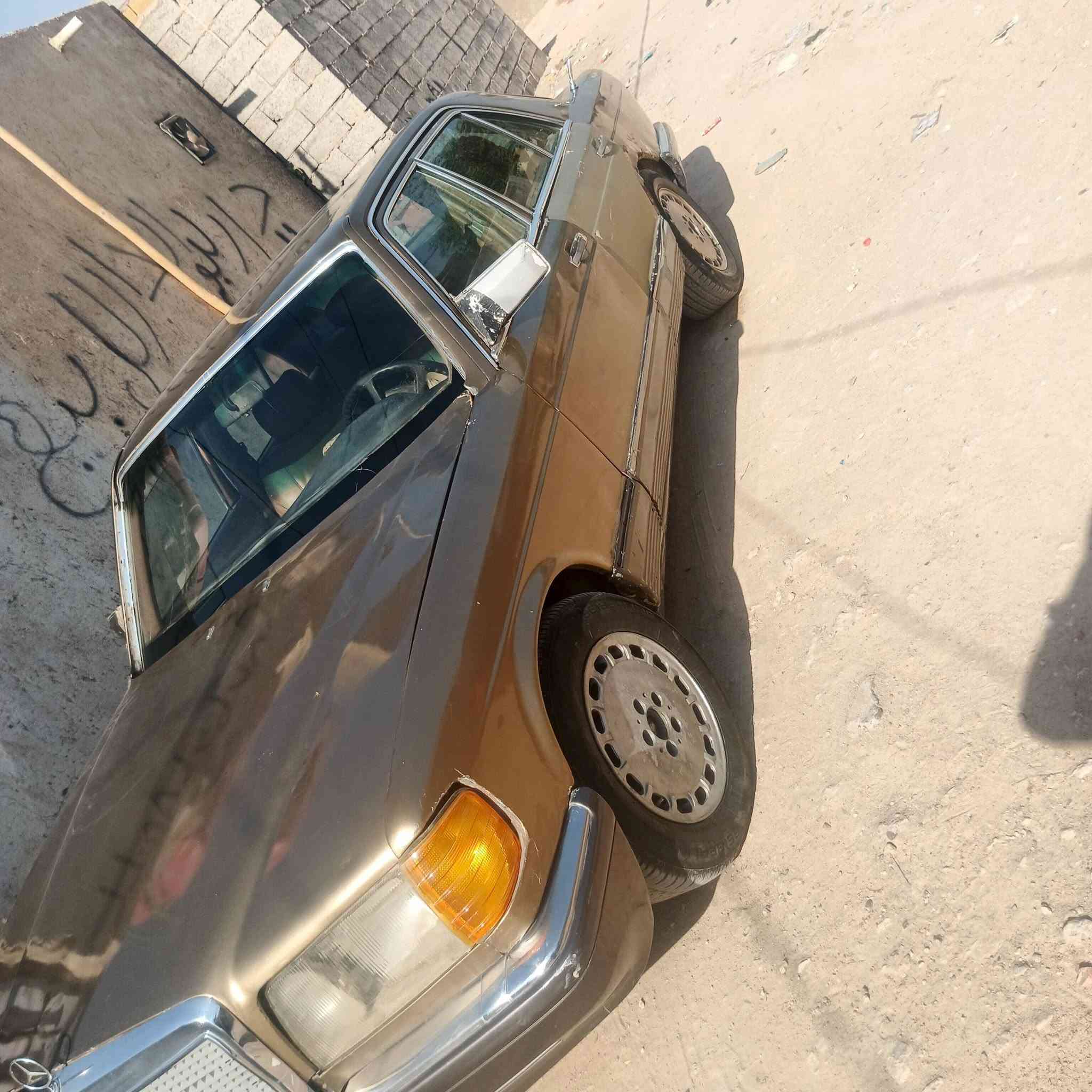 يالله سياره مارسيديس اللبيع سياره جاهزة من كلشي كير ومكينه حداديه كهربايات كله شغاله مجال نحجي المكان النجف الاشرف مراوس ترهم شعدك نزل والرزق عله الله ***********
