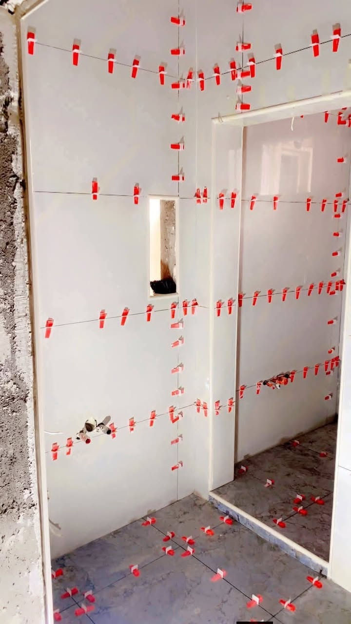 سلام عليكم خلفات سراميك 2 شغل استلام مهندس شغل مستمر جدران ارضيات كاشي درج واجهات  اتصال *********** بي واتساب
