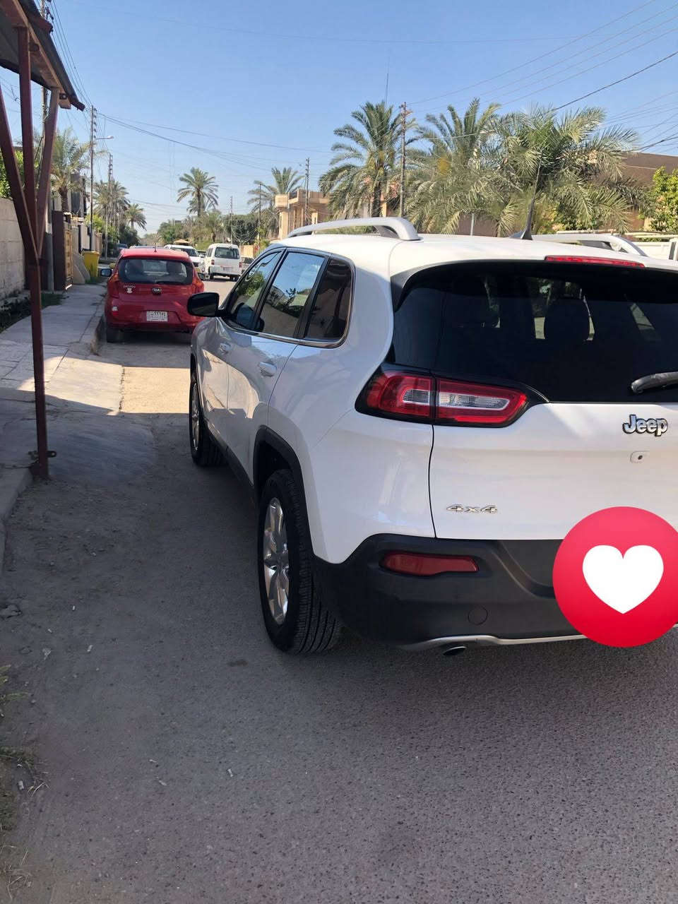 السلام عليكم 
جيب شيروكي ٢٠١٦  رقم بغداد انكليزي فول مواصفات  وارد امريكي كلين قطرة صبغ مابيها داخل جلد اسود دفع رباعي ٤ سلندر ٢٤٠٠ 
مكاني بغداد سعر ١٥٠ 
التواصل عن طريق الرقم فقط
 ***********
