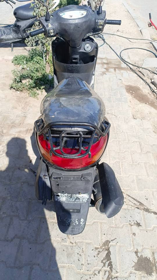 ‎دراجه بريز بغبغاء للبيع نضيفه ما مفتوحه كفر بلادي كلها بلادي شغاله سعر 650 سكن طالبيه ***********‎ بغداد, العراق
