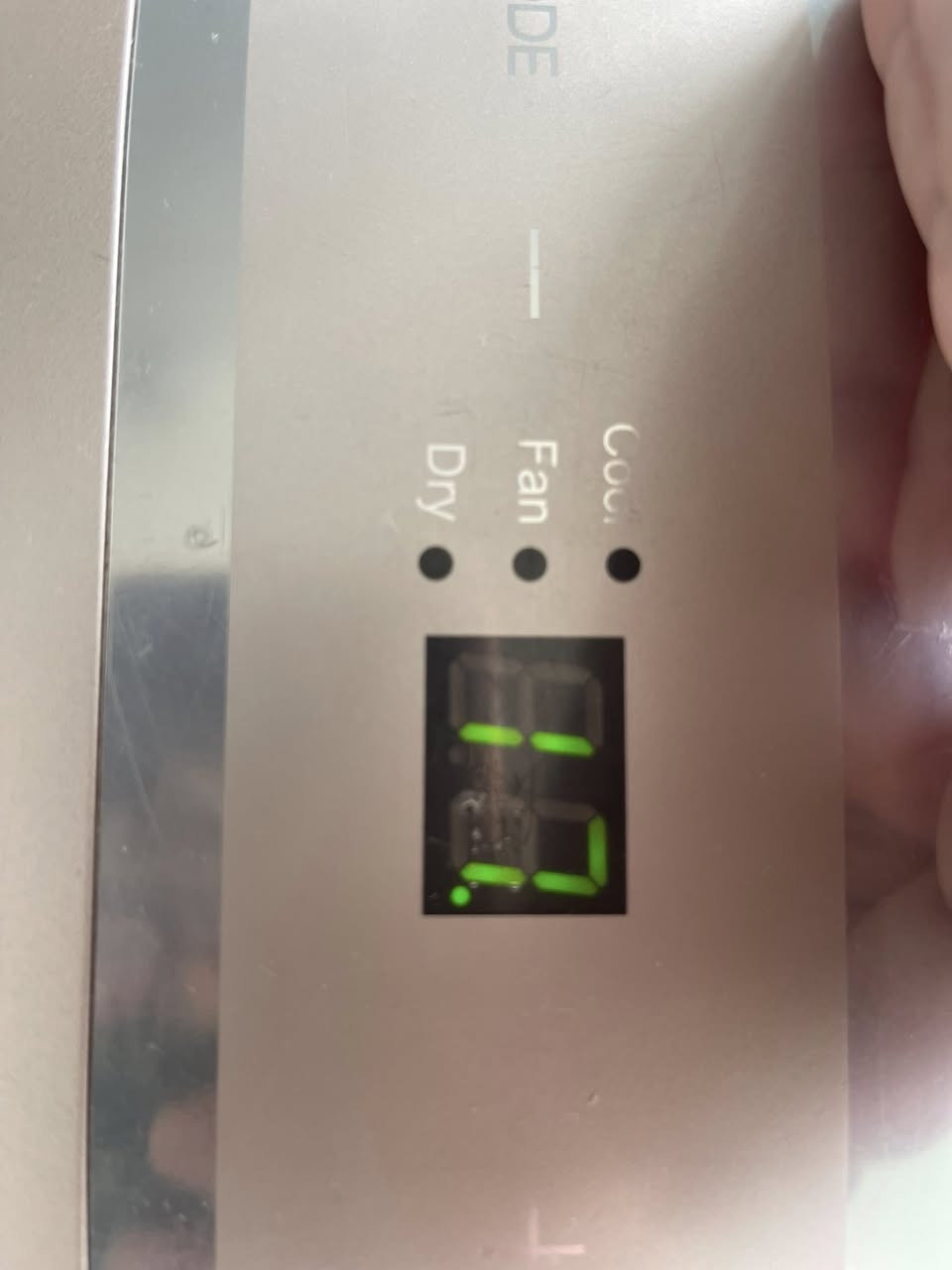 سبلت متنقل طن استخدام قليل
جديد كلش تحكم ريمونت واي فاي هواء بارد 

ويضتغل تدفئه 

مناسب للغرف الصغيره

يسحب 3-4 امبير

مكان بغداد

250 وبي مجال


**إذا كنت صاحب هذا الإعلان وتريد حذفه لأي سبب، رجاءا أرسل رسالة إلى الدعم الفني**