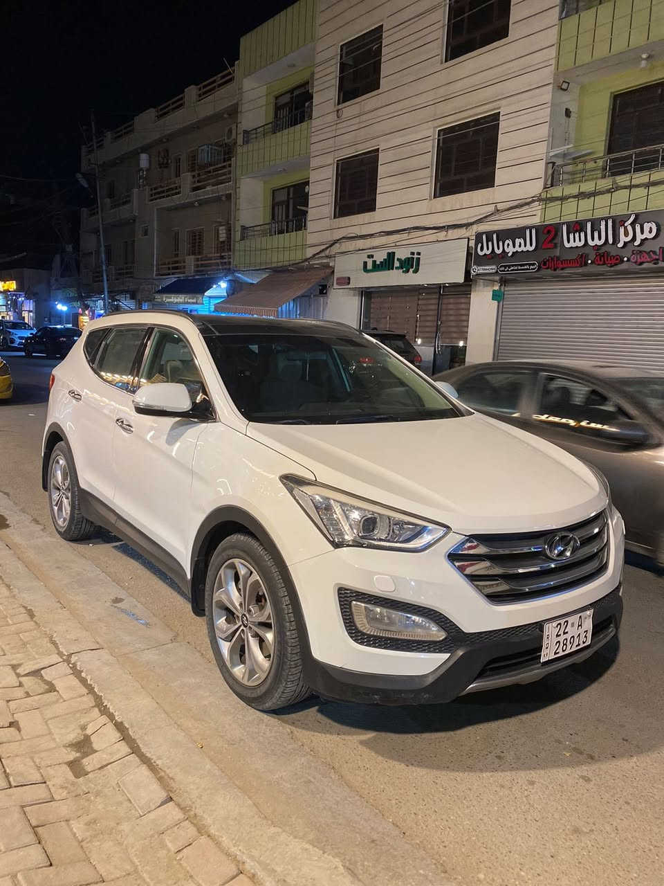 هونداي سنتافيا 2016
فول مواصفات عدا الجلد 
6 سلندر 
بصمة وبانورما وكشنات كهرباء 
مري شفط ويل كروم  كاميرا وشاشة لمس
حساس خلفي  لد ولايت زنون عدسة 
السيارة مكفولة من الصبغ والضربة والتبديل عدا بيها بارد  بباب الصدر 
وشوية نمش تيزاب ع التكمة مال السايق متبين بلصورة 
السيارة ماشية 170 
محرك ممفتوح لا صوت ولا بخار 
رقم وسنوية جديد بااسمي 
تحويل مباشر 
السعر 170 
المكان بغداد 
***********
