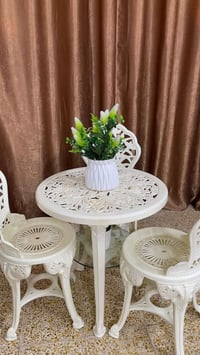 ميز فصال • طاولة وكراسي • نضيف