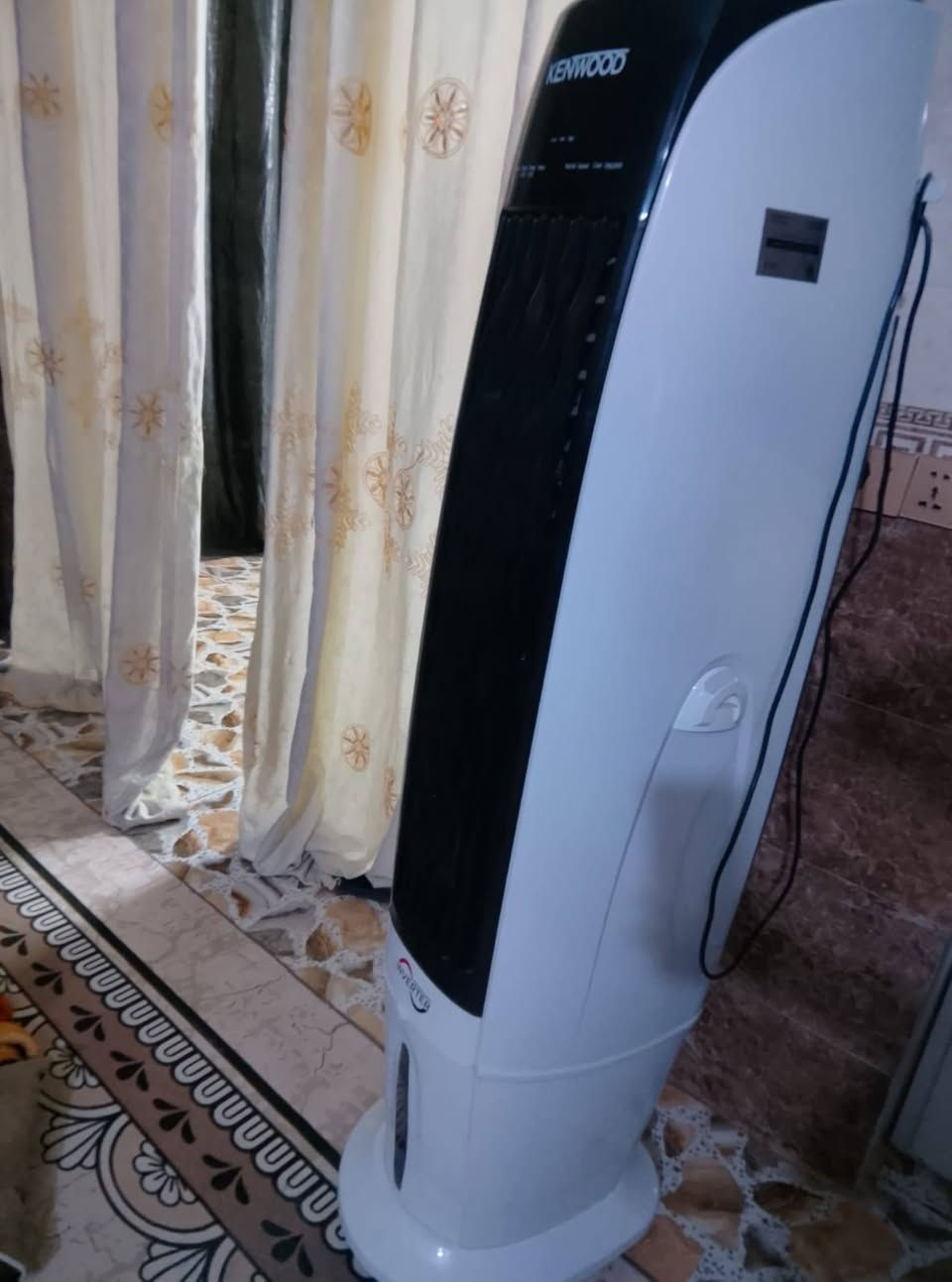 السلام عليكم /يوجد لدينا سبالت كنتوريه 3طن اخو الجديد نظيفات كلش مداخلات تصليح تبريد فول علفحص/وكنفيرة لمس شرط الشغل نظيفه السعر 200الف /مكاني كربلاء حي رقيه للاستفسار الاتصال علرقم ***********
