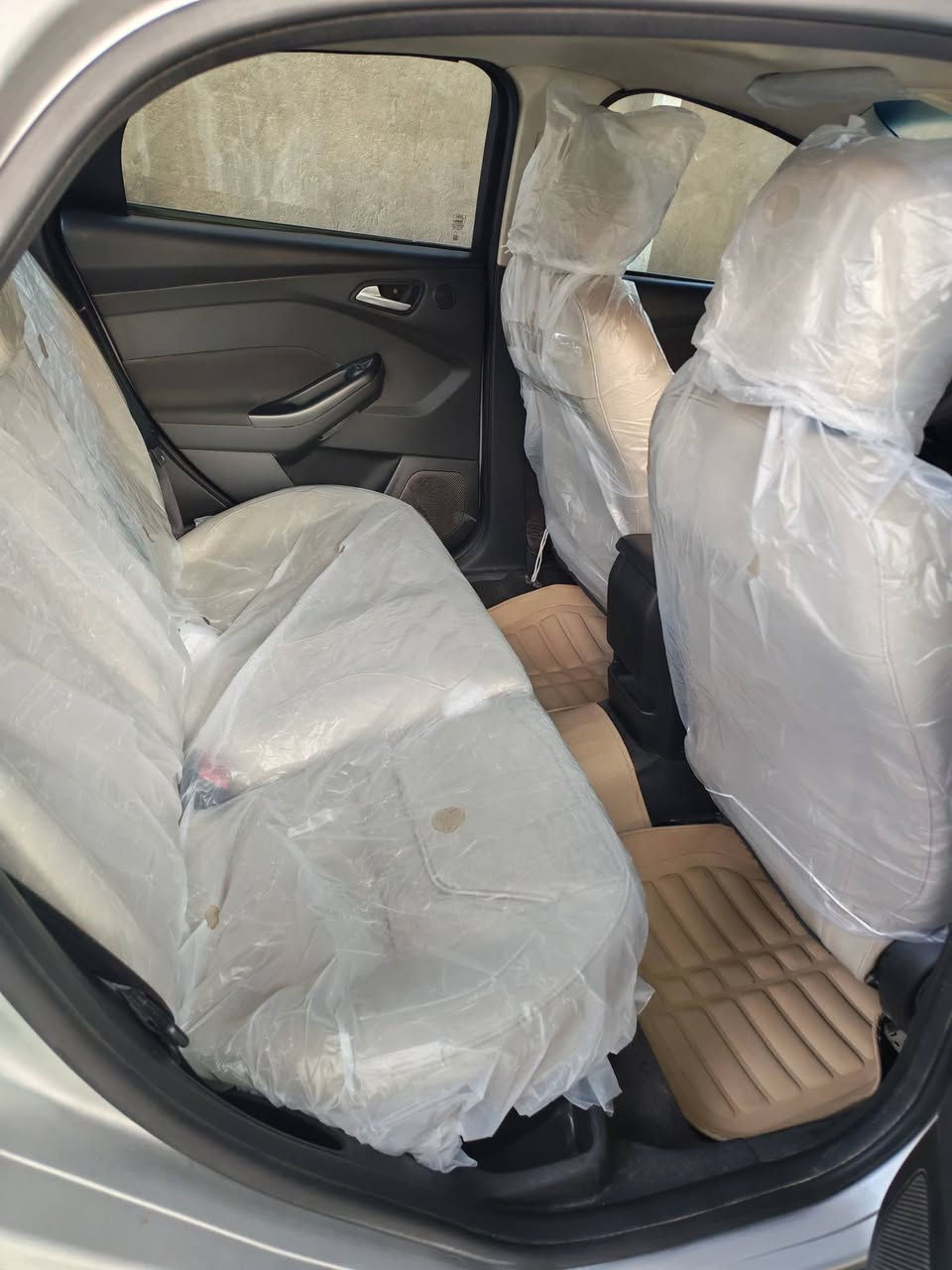 فورد فوكس ٢٠١٨ بصمه كامل مواصفات شاشة حجم كبير ضررها بنيد وجاملغ وباب السايق السعر ٩٠ وبيهة مجال للستفسار اتصل على الرقم ***********
