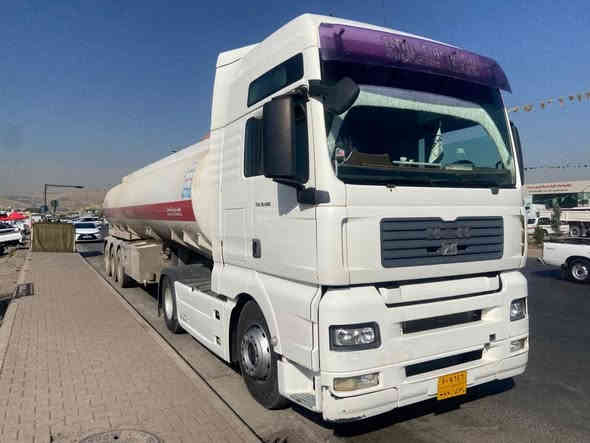 مان به س كه له بؤ فرؤشتن٢٠٠٦ تؤماتيك ريتايده ر  حه جمى ٤٨٠ فه ل سبايده ر هؤرن باخيره   ده بل ته نكى گاز  ته بريد بؤيله ر هه مو گيانى ئيشه كات بؤ مه سره ف مه گه رئ  سه نه ويو ره قه مى حه فته يه كه تازه كراوه ته وه تا ٢٠٣١ تا زه يه ته نكه رى  ده بل تايه ى له سه ر ره بته  مه و جوده  پيش چوپه *********** ب
