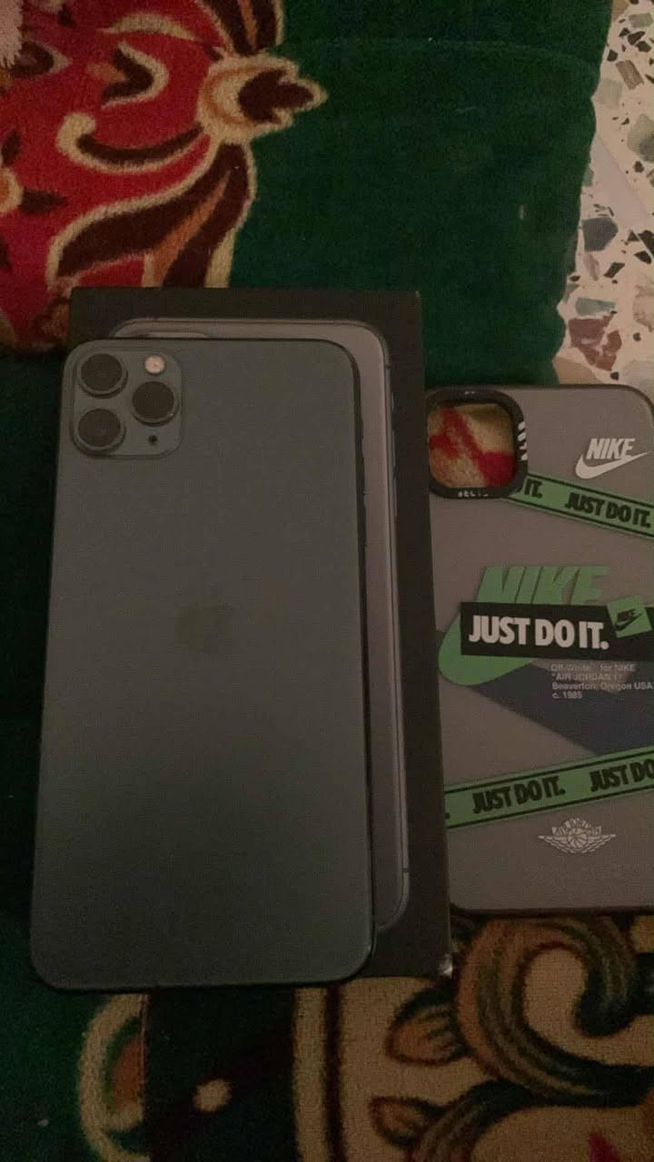 11 برو ماكس قافل ايكلود
بطاريه 79 بلاديه  ذاكره 256 
فيس ايدي شغال شاشه اصليه 3 خيارات 
مراوس ب 8 بلاص او اكس عادي 
كارتونته موجوده 
سعره 120 وبي مجال


**إذا كنت صاحب هذا الإعلان وتريد حذفه لأي سبب، رجاءا أرسل رسالة إلى الدعم الفني**