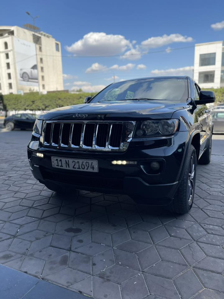 السلام عليكم جيب 2013امريكي صور السونارمرفقه فول  بانوراما سياره جاهزه سنويه هزه جدد بأسمي السعر 145 قفل قفل 🔒العنوان المنصور ***********
