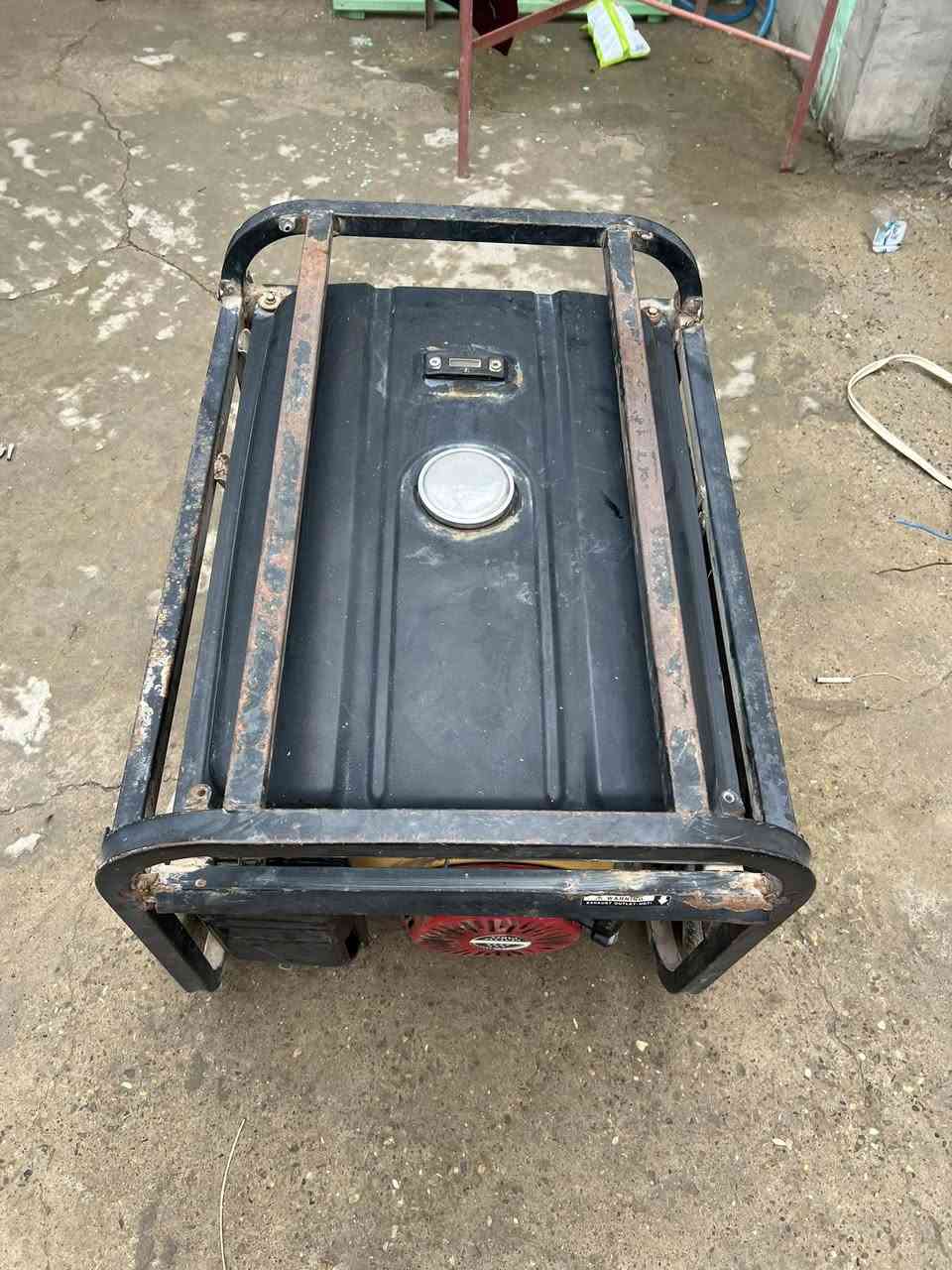 مولد للبيع 5كيفي شغال سحبة وحده سعره 250 ألف رقم الهاتف ***********
