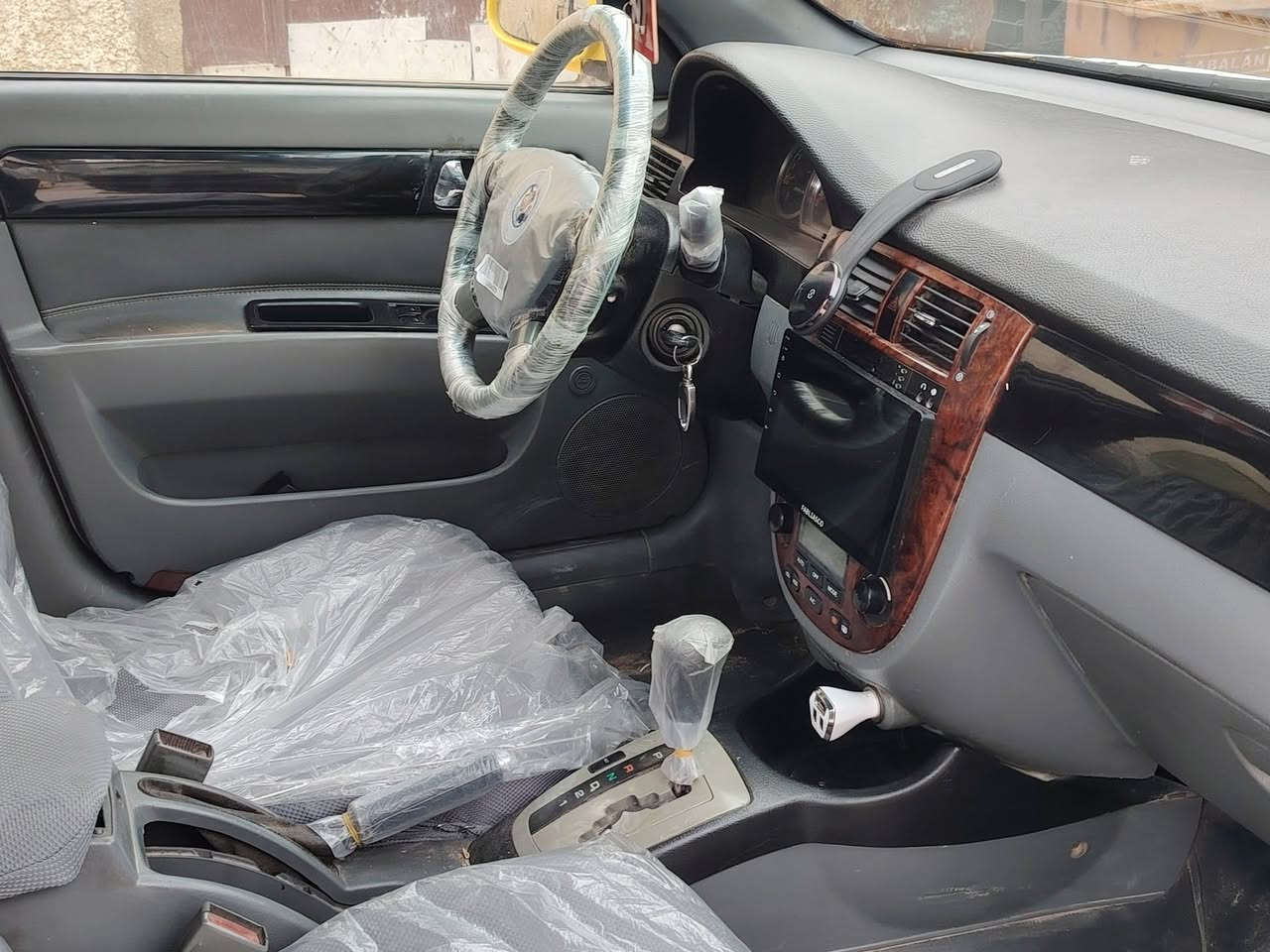 السلام عليكم اوبتره مديل 2008 وارد خليجي حادث باب خلفي وجاملغ امامي الي بصف السايق مكينه كير كهربائيات حداديه تخم تاير خير من الله شاشه كامره رقم السياره بغداد مميز (41410)
مشروع وطني مصفره هيئه وغرامات سنويه2029 السعر58 وبيه مجال العنوان بغداد مدينه الصدر  رقم الهاتف ***********
