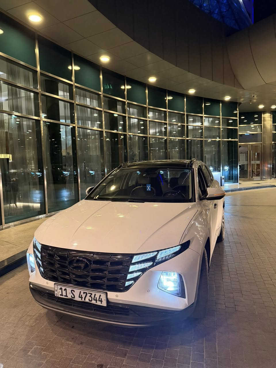 السلام عليكم

للبيع توسان 2023 وارد خليجي

اللون: أبيض

المحرك: 2000

رقم بغداد

ماشية ٤٦ الف 

المواصفات

فول  
بانوراما

• كراسي كهربائية

• حساسات أمامية وخلفية

• بصمة (عدد 2)

• ويل كروم

• دخول ذكي

• هاند بريك بصمة

• ثلاث أنظمة قيادة (Eco / Sport / Normal)

• شاشة آيباد

• شاحن وايرلس مع منافذ USB أمامية

• قطعتين تبريد

• تحكمات ستيرن من الجهتين

• برادات خلفية

• الجام أوتو

• مثبت سرعة

• مرايا شفط

• لايتات أمامية LED فول

• زينون أمامي وخلفي

ملاحظة المحرك مفتوح ومجفت تجفيت مضبوط

السياره بدون اي نقص 

العنوان بغداد 

السعر ١٩٨ وبيه مجال بسيط . 

الرقم ***********
