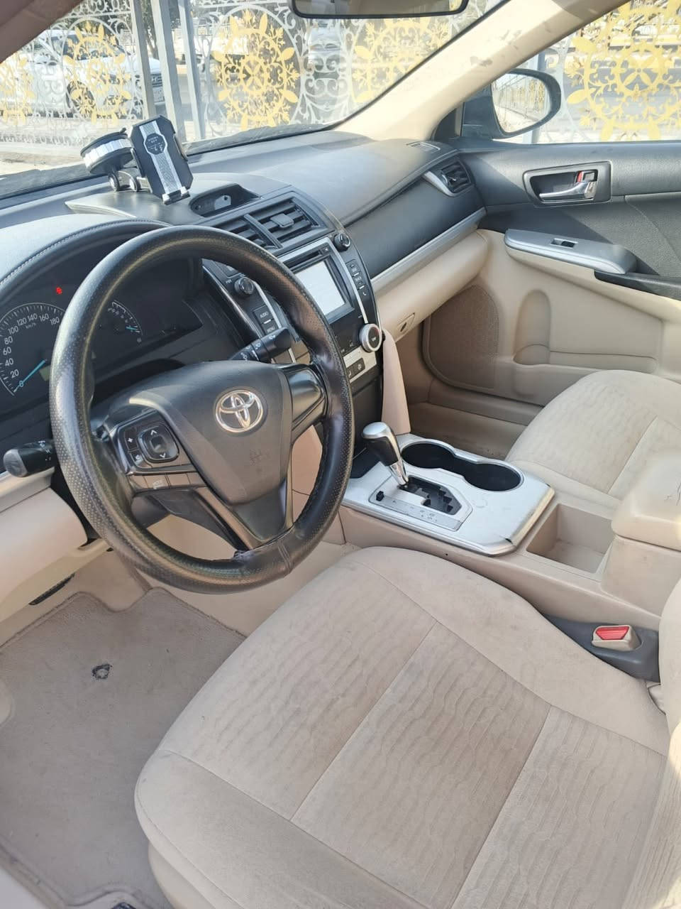 السلام عليكم كامري موديل 16خليجي بدون ضرر فقط رش صفحة السايق اثر شخوط استعمال شخصي ماشيه 180 
للاستفسار اللتصال على الرقم ***********
