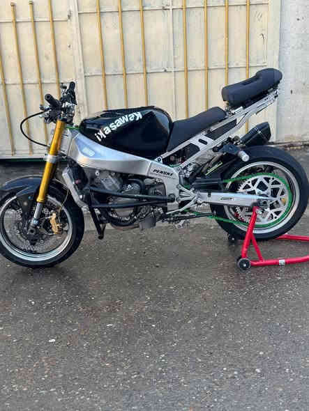 سلام عليكم 
للبيع شباب كاوسكي 2004 دراجه جديده وكفاله عامه
السعر 26 وبيه حك جيتك مكاني بغداد المحموديه 
رقم ***********
