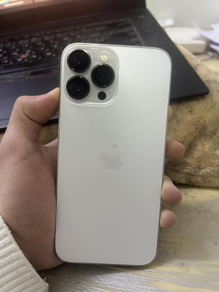 13 برو ماكس مبدل شاشه فقط ذاكرة 128 تك سيم الجهاز نضيف كلش كدام عينك السعر 500 قفلو للتواصل مراسلتي واتس ***********
