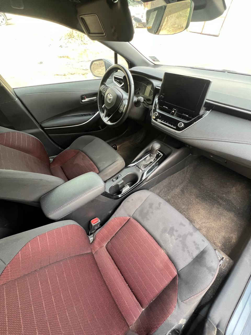 السلام عليكم
للبيع: تويوتا كورولا 2024 وارد أمريكي

69

=11.

عمليات الذكر

المواصفات:

* اللون: رصاصي

* الموديل: 2024

* المسافة المقطوعة: 5000 ميل فقط

* السيارة بحالة "زيرو" (جديدة)

* الكير والمحرك مكفول

* بدون رقم فحص مؤقت

حالة الحادث:

* بسبب حادث بسيط، تم تبديل بابين جهة السائق مع الجماملغ

الخلفي..

السعر سيارة 130    زيرو ماشية 5 الف بس .

للاستفسار :

* الاتصال على الرقم: أو واتساب ***********
