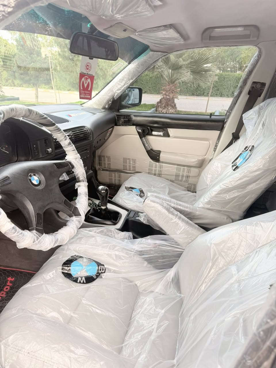 سلام عليكم للبيع بي ام 525 كير عادي موديل 1990جاهزه من كل نواحي رقم اربيل مميز سنويه 2030 جديد وبسمي  صبغ جماليه بدون ضربه بجم عريض محدث مكينه مسكر فانوس كير ابشرط جديد اكسل قفل تبريد ثلج صدر امامي خلفي جديد كهربائيات جديده وشغاله ومدوشمه السياره داينمو سلف كله جديد وسياره ربع دينار مابيهه مصرف سعرهه 59 وبي مجال مكاني ديالى خانقين ***********
