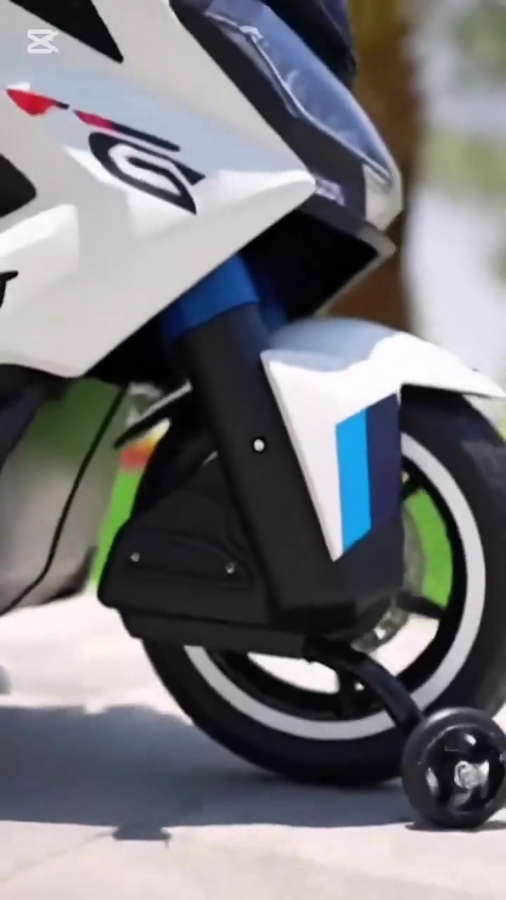 تريد طفلك يترك الموبايل ويعيش متعة حقيقية؟ 😍🛵

​وفرنا الكم سكوتر الشحن الكهربائي الفاخر (C400GT).. التصميم الأقوى والأكثر طلباً، بمواصفات حقيقية تخلي طفلك يعيش جو قيادة بكل فخامة وأمان! 😎🔥

​💡 ليش هذا السكوتر يختلف عن البقية؟ (المميزات):
​1️⃣ تصميم واقعي وبأعلى فخامة: يحاكي السكوتر الحقيقي بشكل يخلي الطفل ينبسط ويعيش تجربة سواقة واقعية 100%. ✨

​2️⃣ دبل موتور (2 Motors) لقوة مضاعفة: أداء قوي جداً وسلاسة بالحركة على مختلف الأرضيات بدون تقطيع أو ضعف. ⚡⚙️

​3️⃣ ثبات وأمان عالي: مزود بسنادات (عجلات توازن) جانبية تحمي الطفل وتساعده على التوازن بكل ثقة. 🛞🛡️

​4️⃣ الحركة والصحة البدنية: البديل المثالي للشاشات والموبايل.. حركة، متعة، وبناء ثقة بالنفس. 🎮❌ 🏃‍♂️✅

​5️⃣ مريح وسهل التحكم: تشغيل بسيط بضغطة زر، ومقعد مريح يناسب الأطفال بكل سهولة. 👶
​⚙️ المواصفات الفنية (التفاصيل السريعة):
​البطارية: 12 فولت (تمنح طاقة مستقرة ووقت لعب أطول) 🔋

​عدد الموتورات: 2 موتور دفع قوي.
​السعة: 4500mAh لجلسات لعب ممتعة ومستمرة.
​المقاس والأبعاد: 105 × 47 × 71 سم (حجم مثالي وراهي للطفل).

​نوع الحركة: كهربائي بالكامل مع دواسة تحكم مريحة.
​⭐ باختصار.. ليش تختار سكوتر C400GT؟

​✔️ متانة عالية وأقوى من الألعاب العادية بالسوق.
✔️ آمن ومصمم خصيصاً لسلامة الأطفال.
✔️ ينمي مهارات التركيز والتوجيه عند طفلك.
✔️ الهدية المثالية اللي تبيّض الوجه بجميع المناسبات 🎁.

​🔥 خلي طفلك يعيش جو السواقة والمتعة من هسه واطلبه فوراً! 😍👇
​🛍️ للطلب أو الاستفسار عن السعر:
📩 راسلنا مباشرة عبر رسائل الصفحة.
🚚 خدمة التوصيل السريع متوفرة لجميع محافظات العراق! 🇮🇶


**إذا كنت صاحب هذا الإعلان وتريد حذفه لأي سبب، رجاءا أرسل رسالة إلى الدعم الفني**
