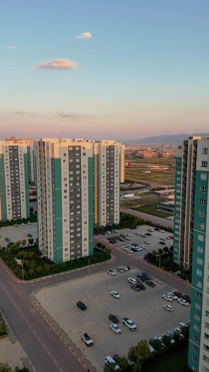 🏡 شوقە بۆ فرۆشتن لە میران سیتی

📐روبەری : (١٤٣ ) مەتر

🎁 کەوانتەر و جێ پێڵاوی و مڕەشەح و تەباخ و فڕن و مایکرۆی لەگەڵە

🏢 ڕووی باخ و ڕۆژهەڵات

بۆ زانیاری زیاتر کۆمێنتێک بکە یان  پەیوەندی بکەن بە:
📞***********
