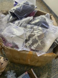 ملابس • تخفيضات • باسعار الجملة