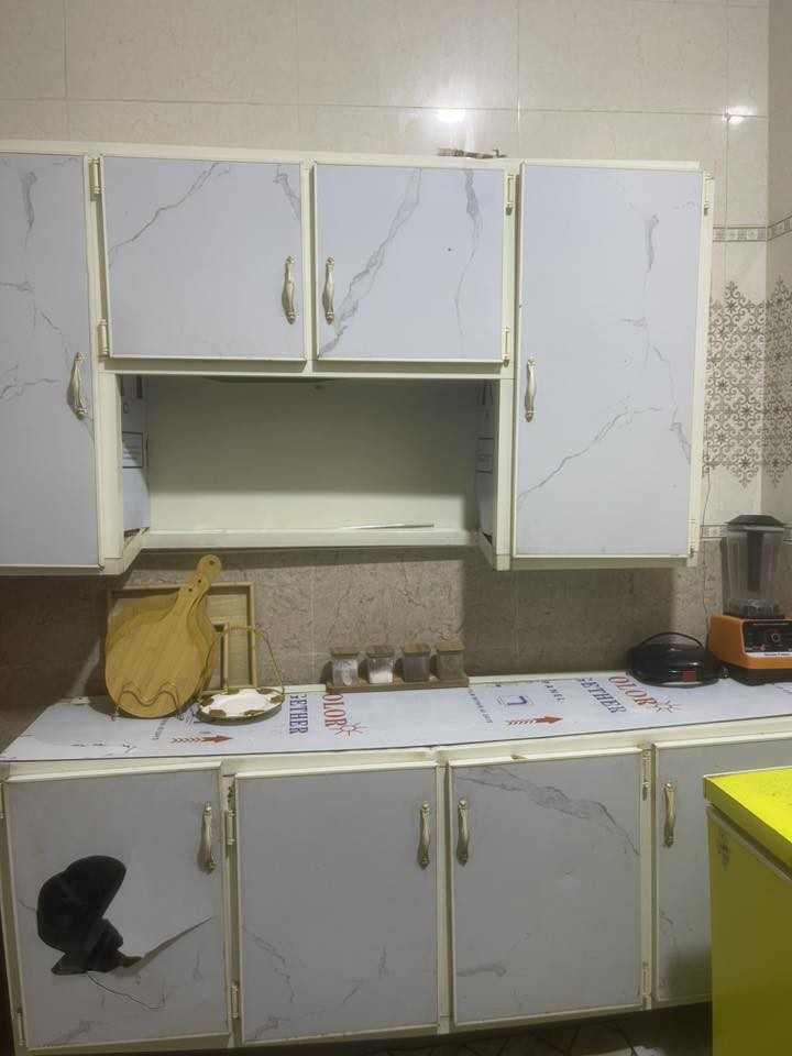 كلمن وسعره غرفه تركيه كلش نضيفه طباخ شغال شرط الفحص ثلاجه ومجمده وكاونتر للبيع 
واتساب ***********
