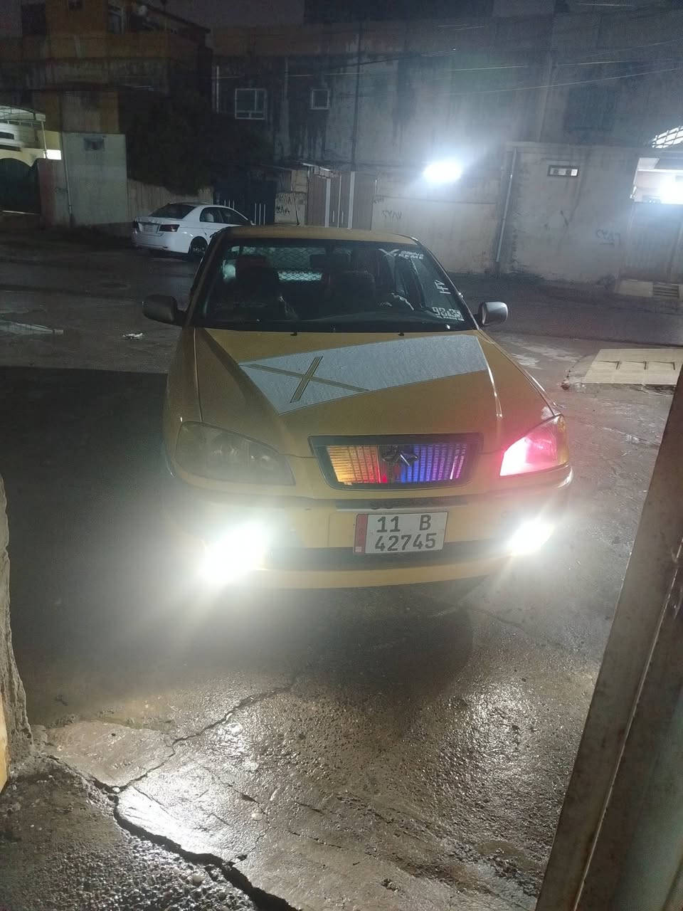 كوين مديل 2011بيها وجاملغ امامي بدون دواخل تبريد شغال طخم تايرات جديد كهربائية شغاله رقم جديد هياء صفر سنويه جديده باسمي السعر 35 التواصل علا الرقم(***********
